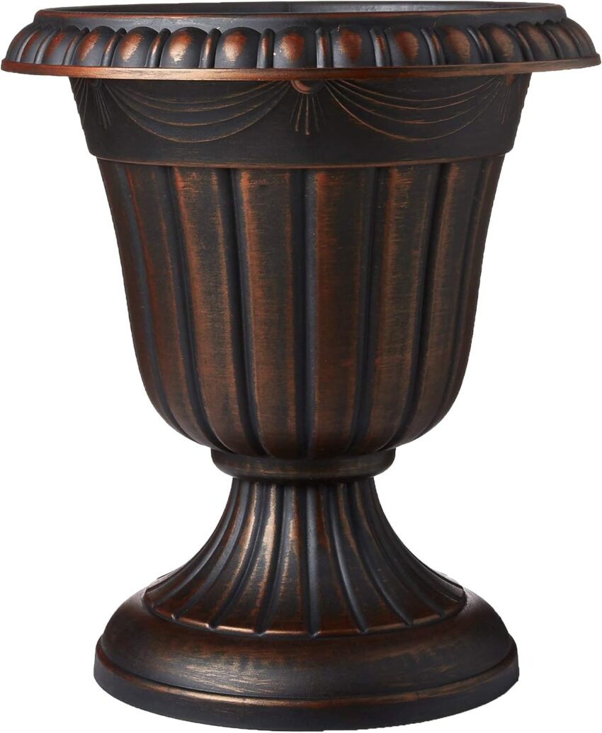 Amazon Basics Plastic Planters
